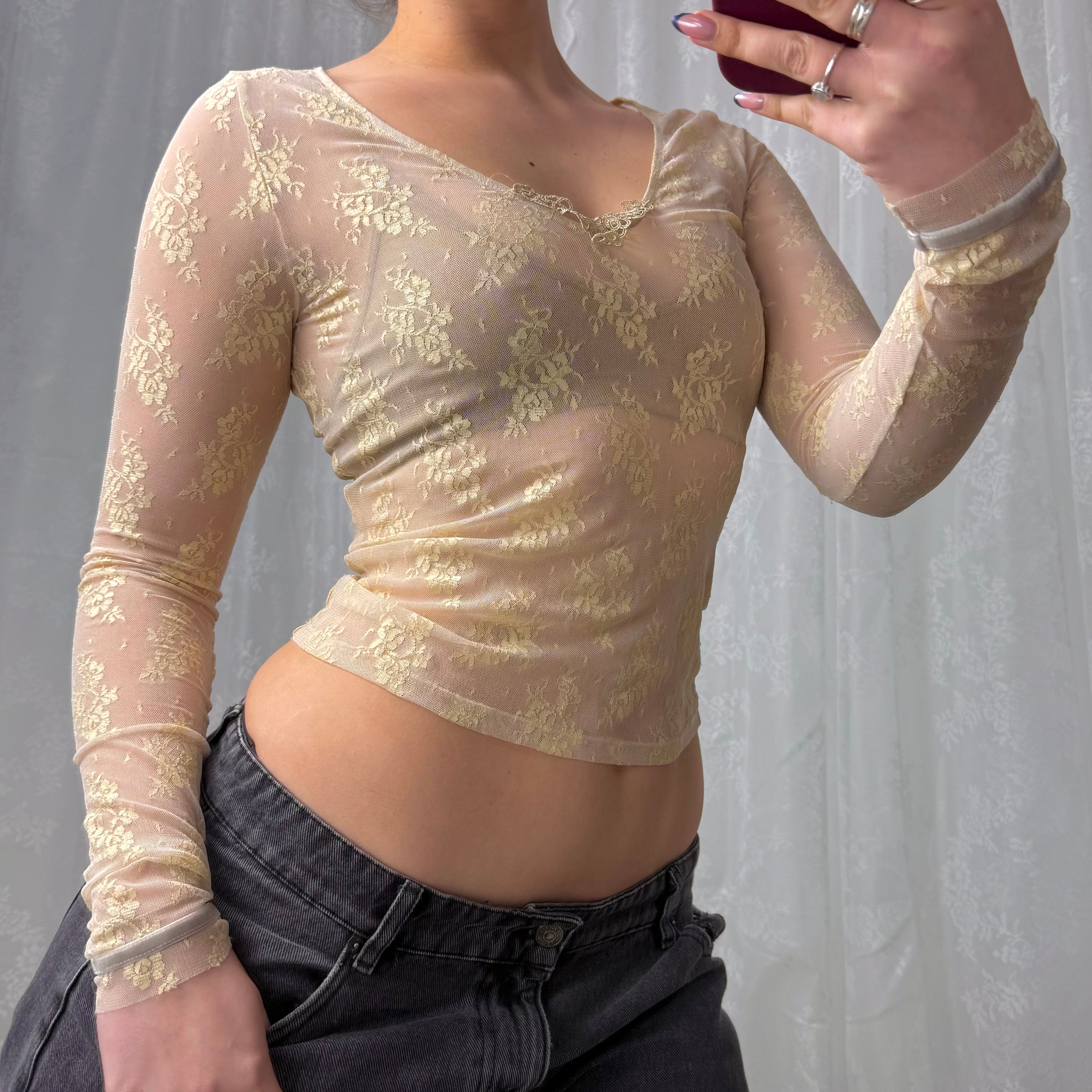 Cream mesh long sleeved detailed top