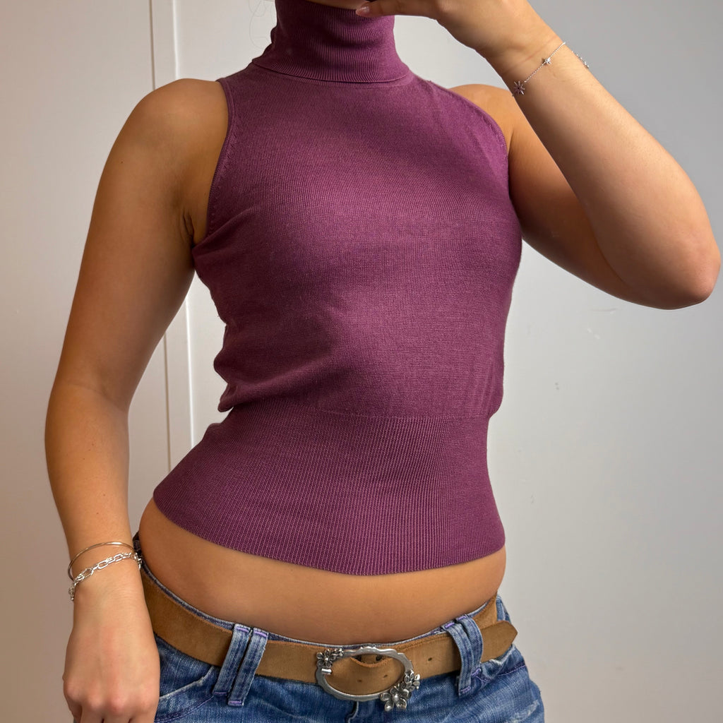 Purple/burgundy sleeveless turtleneck