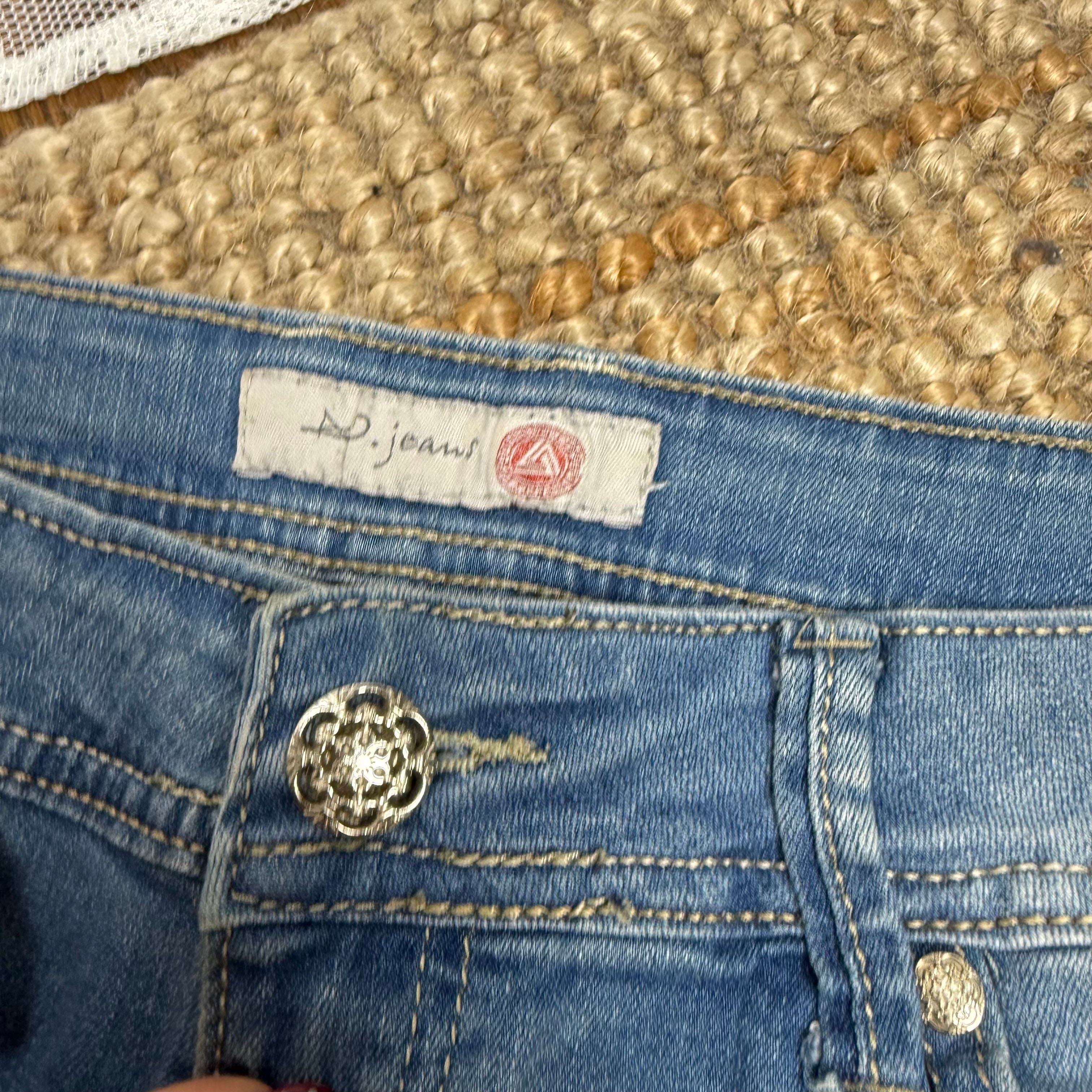 Mid washed denim blue stretchy mini skirt