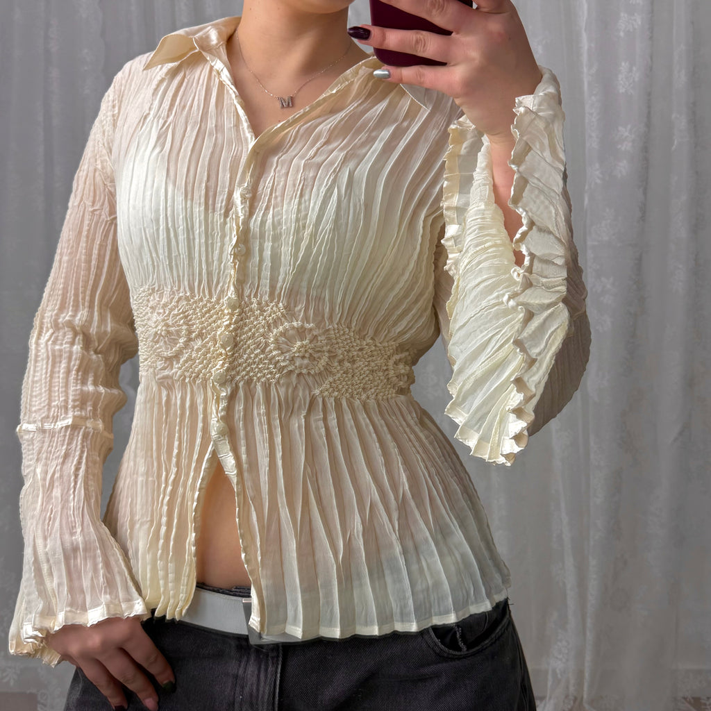 Cream detailed shirt with bell sleeved