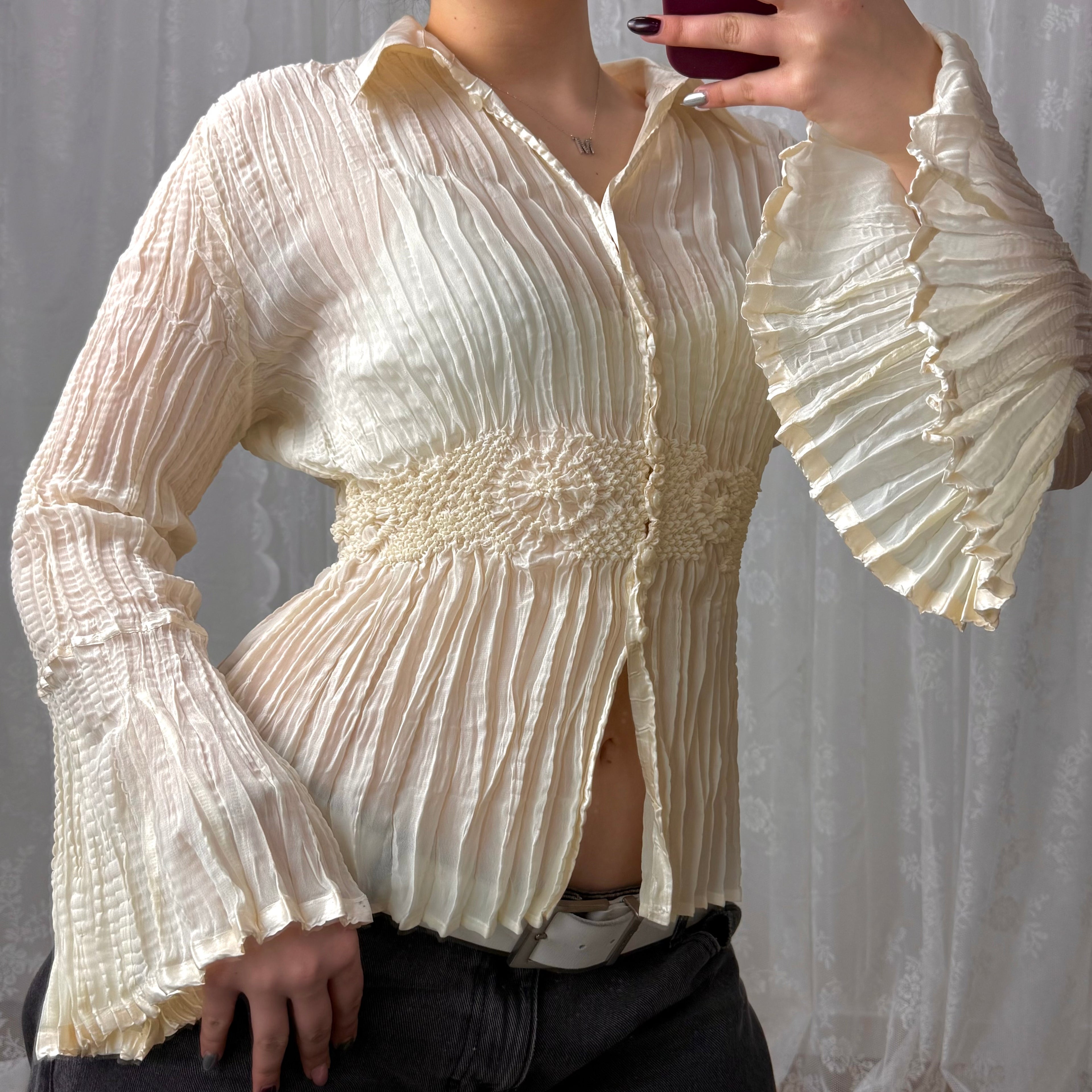 Cream detailed shirt with bell sleeved
