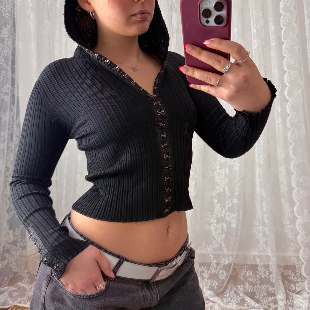 Black hook and eye hooded sweater