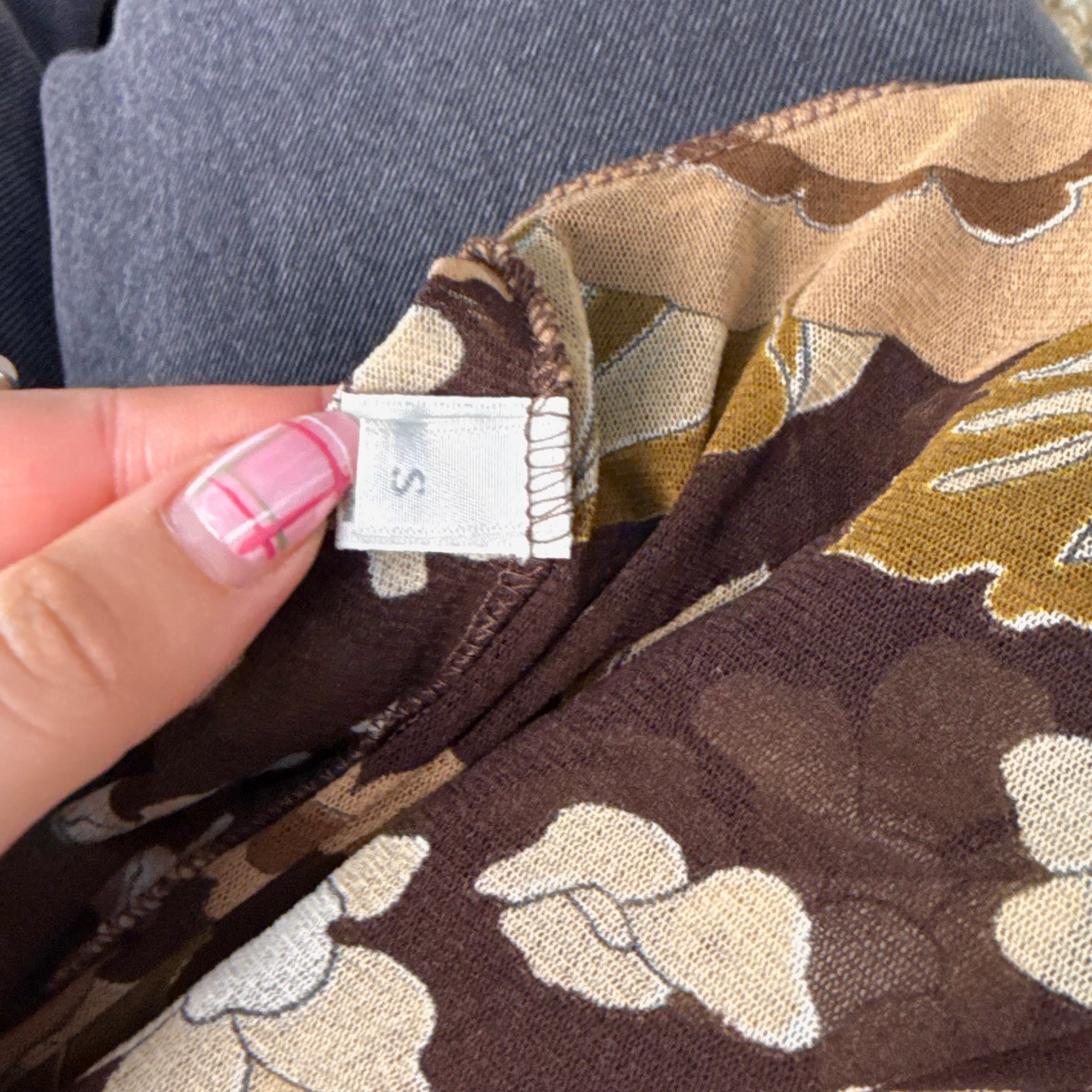 Brown mesh patterned bubble top