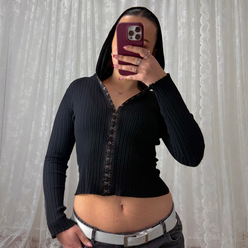 Black hook and eye hooded sweater