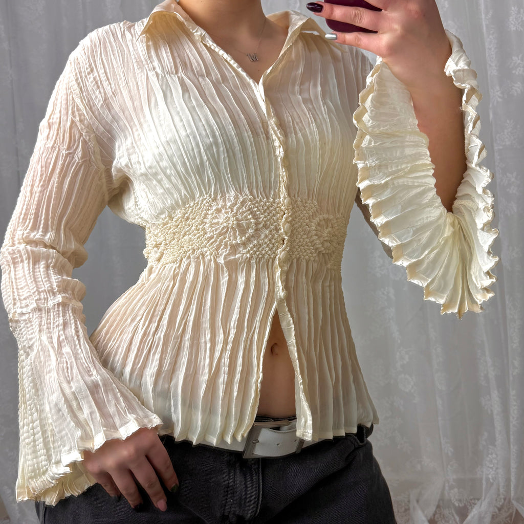 Cream detailed shirt with bell sleeved