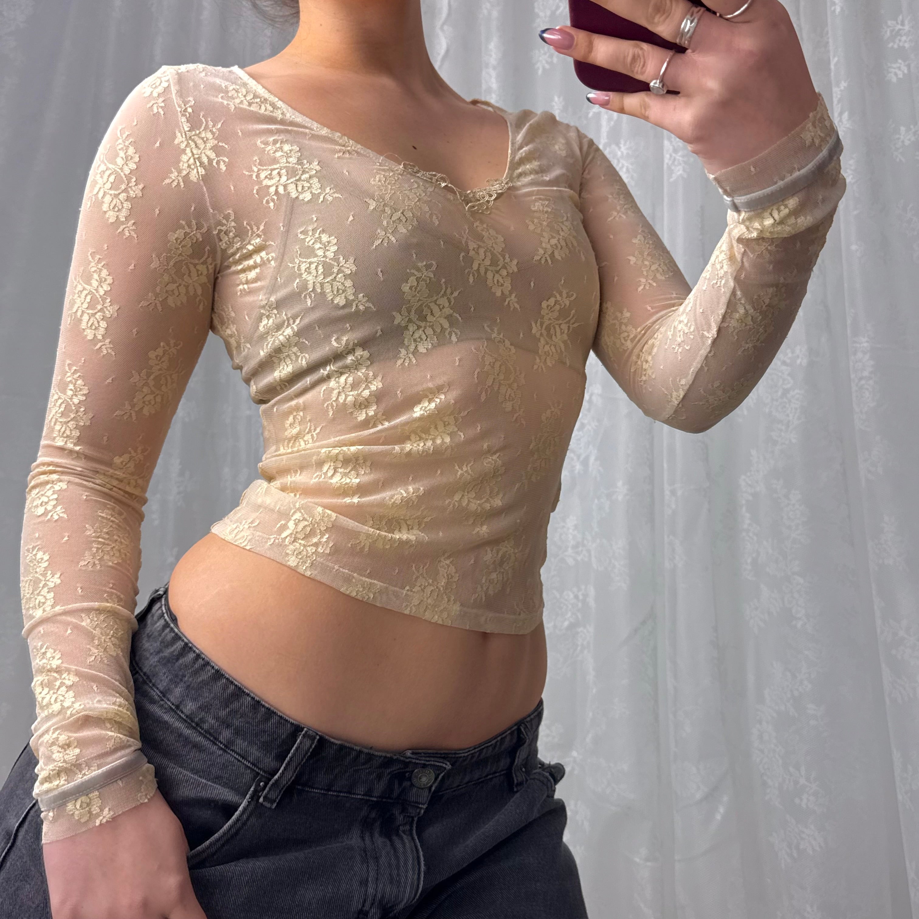 Cream mesh long sleeved detailed top