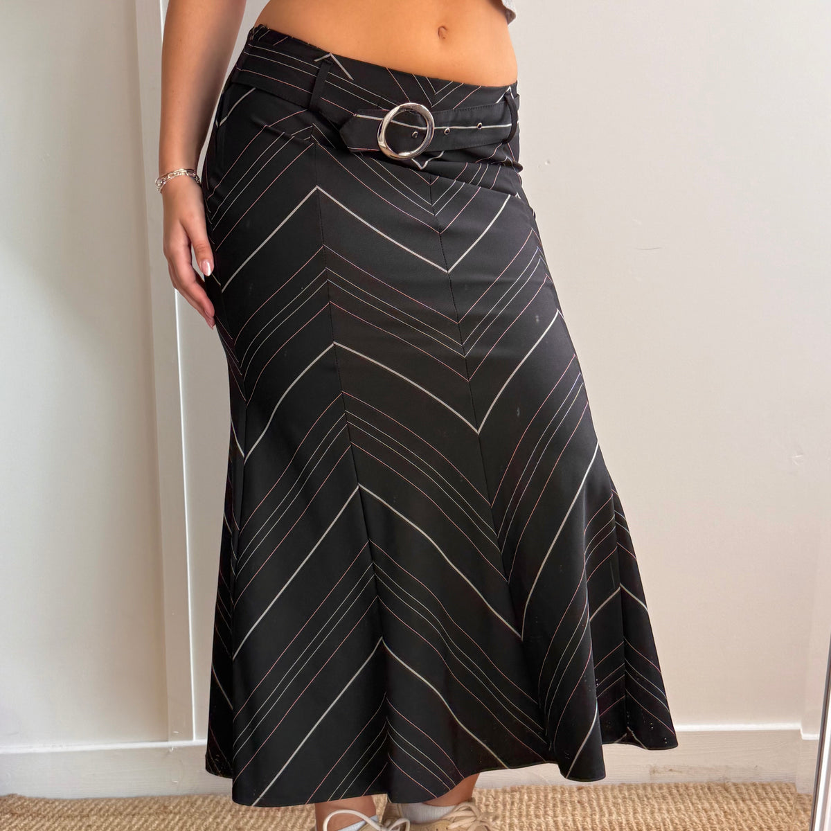 Black detailed buckle maxi skirt with pink detailing