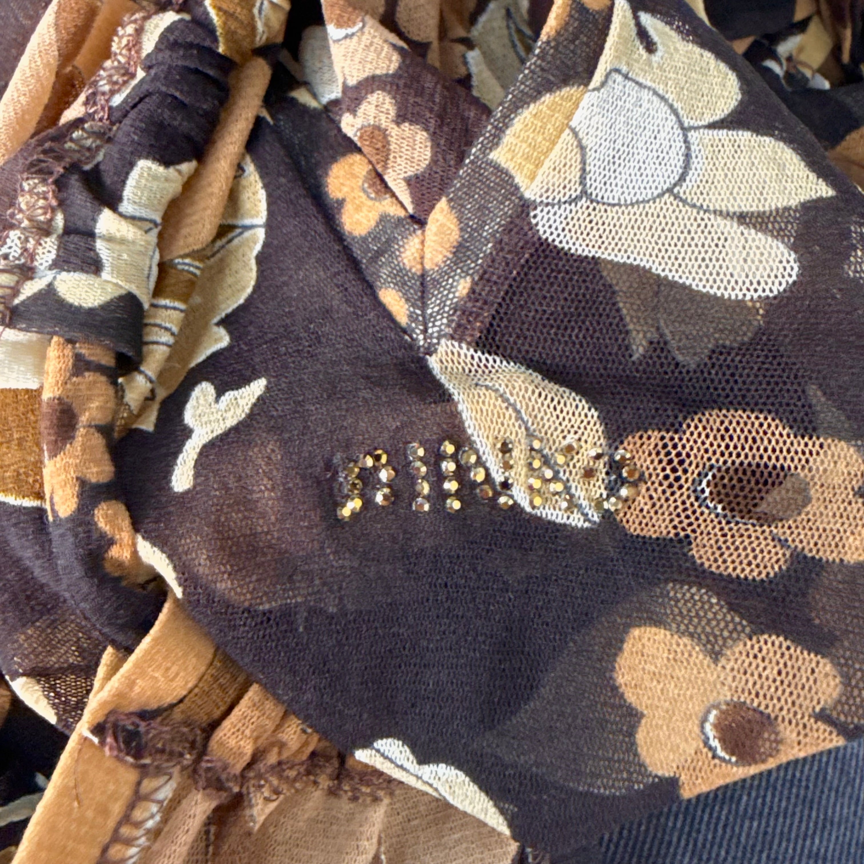 Brown mesh patterned bubble top