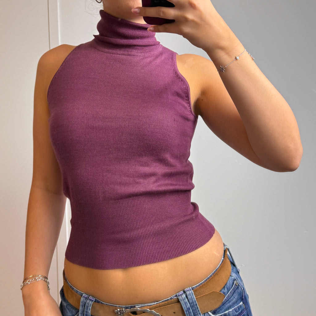 Purple/burgundy sleeveless turtleneck